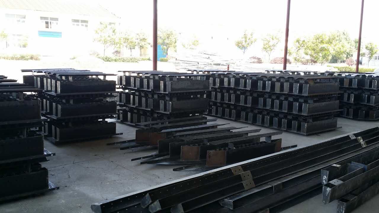 Carbon Steel DN5200 Tray-Type Liquid Distributor Ready for Shipment.